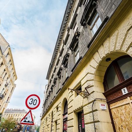 Roeck Premier Downtown Residence ブダペスト エクステリア 写真